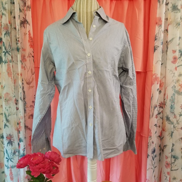 Lands' End Tops - 🌻🌺🌻LANDS' END PINSTRIPE BUTTON DOWN BLOUSE!!